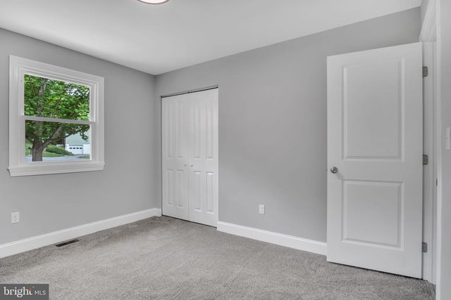 519 LAVINA DR, Mechanicsburg, PA 17055