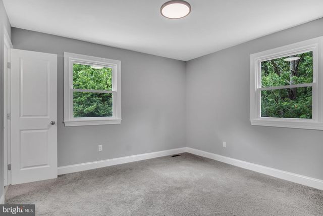 519 LAVINA DR, Mechanicsburg, PA 17055