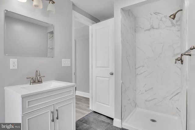 519 LAVINA DR, Mechanicsburg, PA 17055