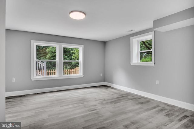 519 LAVINA DR, Mechanicsburg, PA 17055
