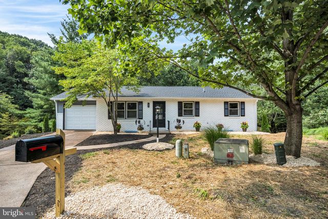 519 LAVINA DR, Mechanicsburg, PA 17055
