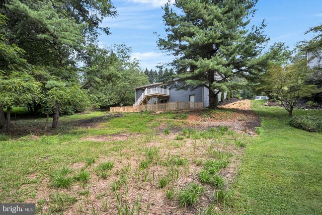 519 LAVINA DR, Mechanicsburg, PA 17055