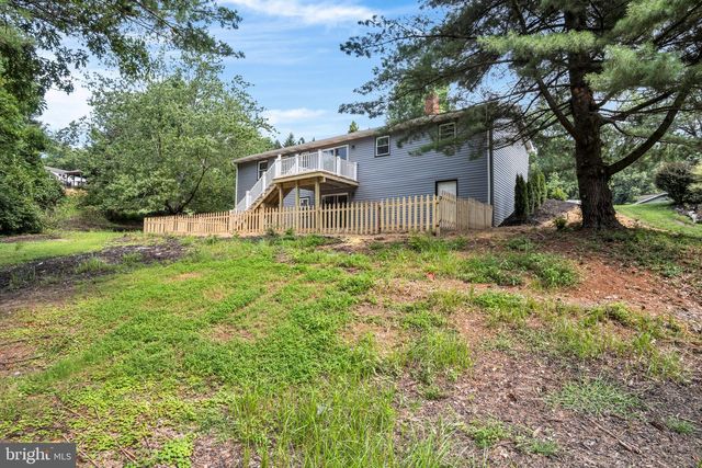519 LAVINA DR, Mechanicsburg, PA 17055
