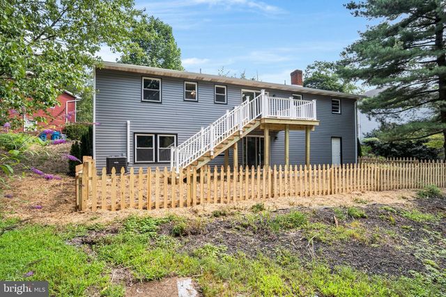 519 LAVINA DR, Mechanicsburg, PA 17055