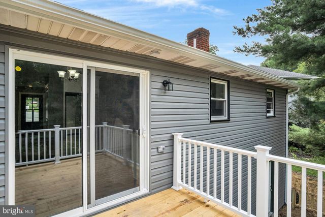 519 LAVINA DR, Mechanicsburg, PA 17055