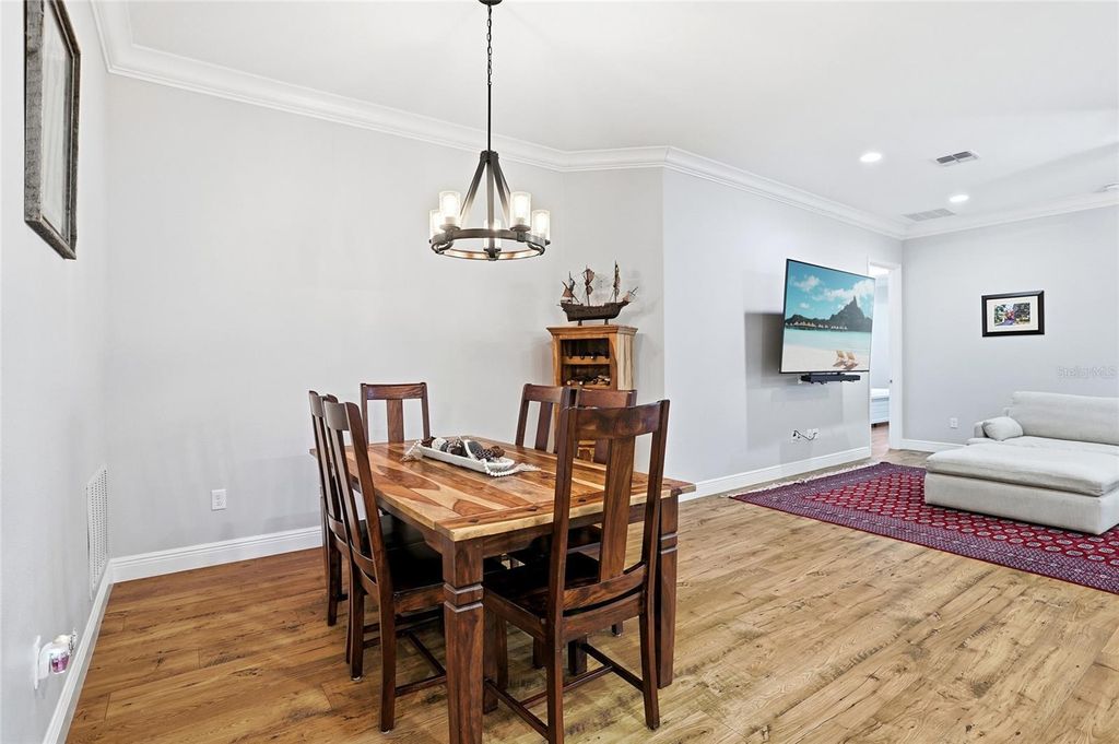 Image 11 of property listing at 13085 BROMBOROUGH DRIVE, Orlando, FL 32832