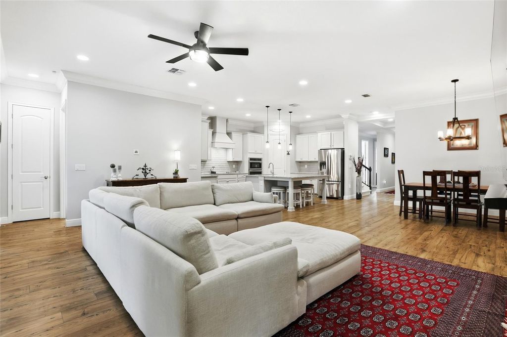 Image 13 of property listing at 13085 BROMBOROUGH DRIVE, Orlando, FL 32832