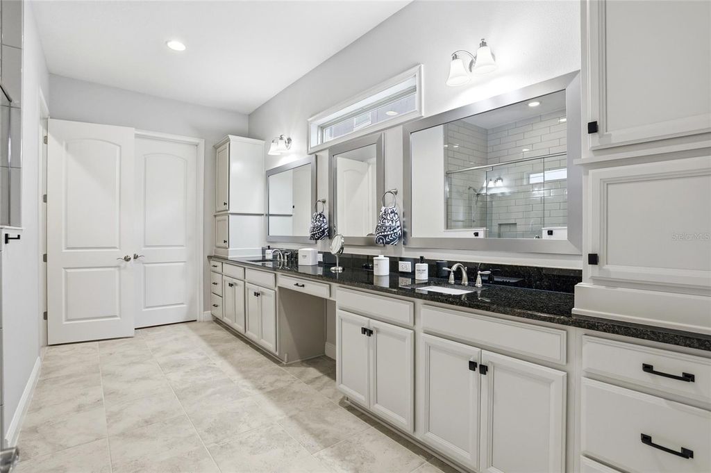 Image 16 of property listing at 13085 BROMBOROUGH DRIVE, Orlando, FL 32832