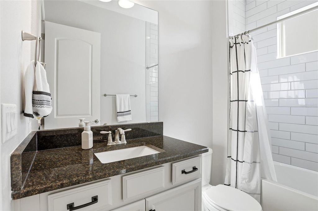 Image 21 of property listing at 13085 BROMBOROUGH DRIVE, Orlando, FL 32832