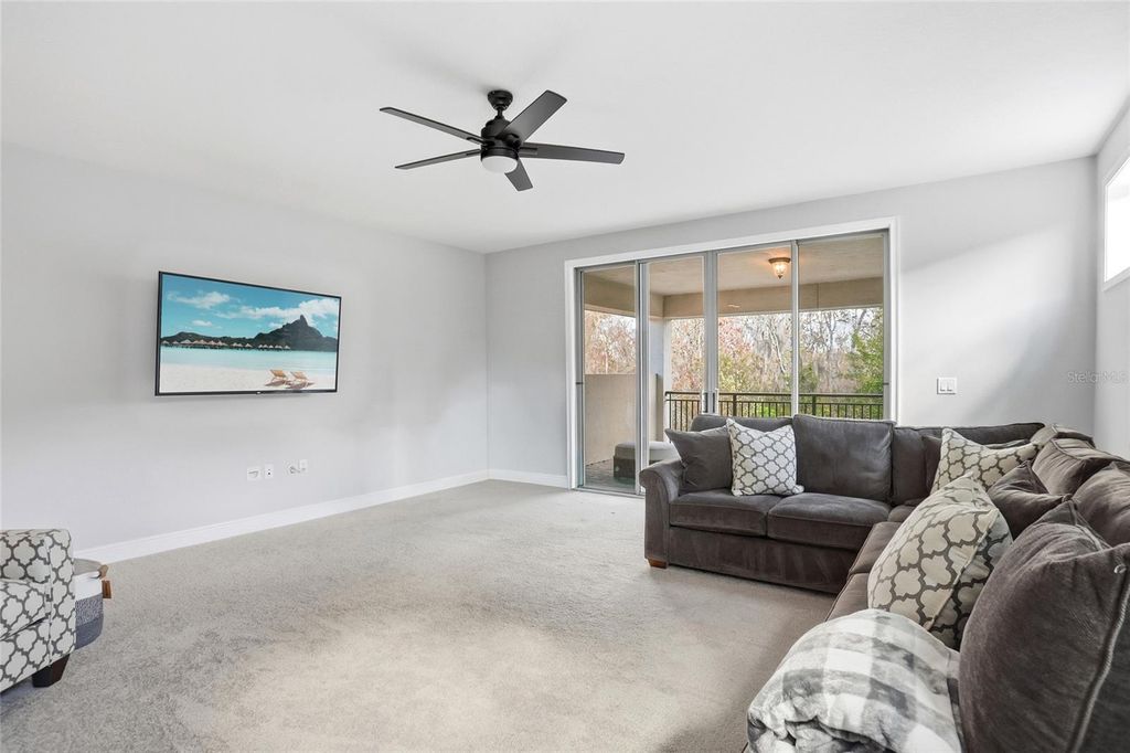 Image 33 of property listing at 13085 BROMBOROUGH DRIVE, Orlando, FL 32832