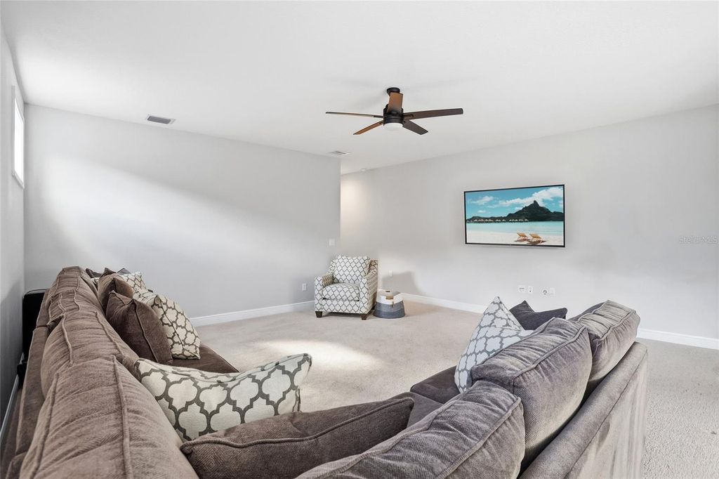 Image 35 of property listing at 13085 BROMBOROUGH DRIVE, Orlando, FL 32832