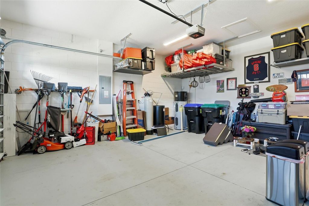 Image 40 of property listing at 13085 BROMBOROUGH DRIVE, Orlando, FL 32832