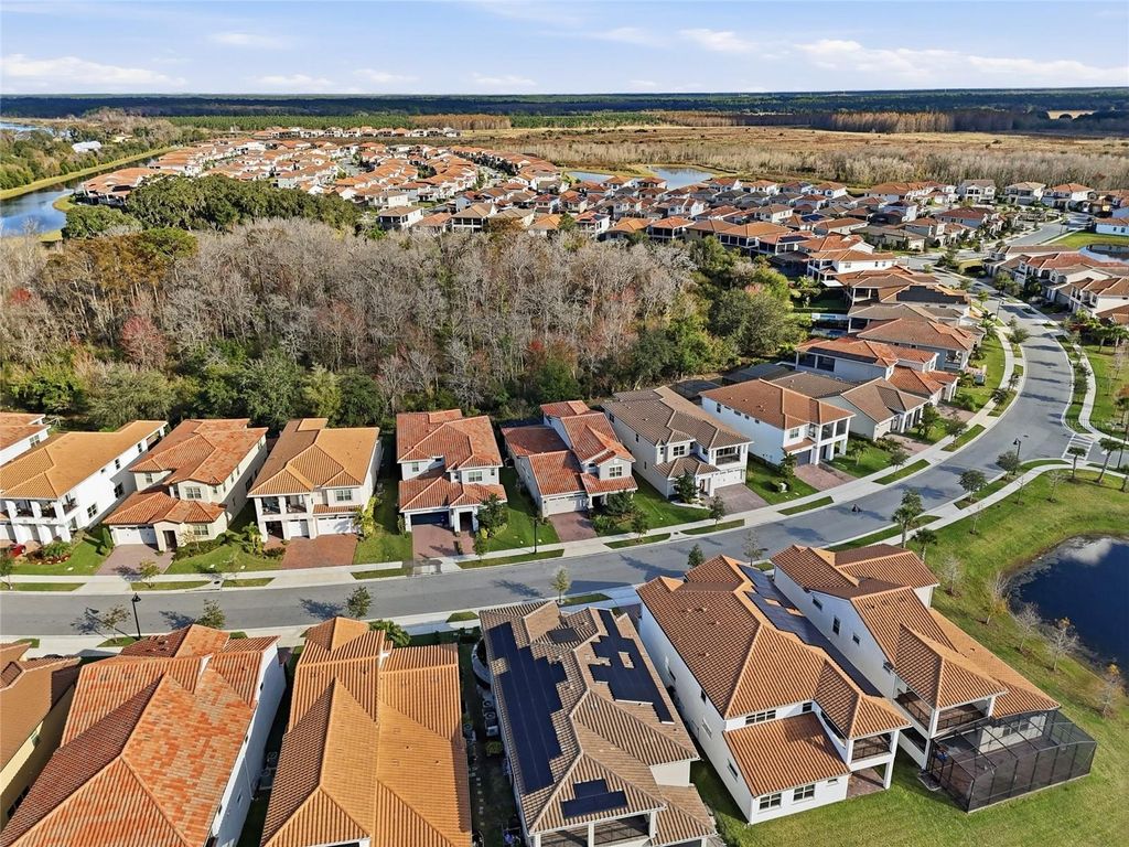 Image 45 of property listing at 13085 BROMBOROUGH DRIVE, Orlando, FL 32832