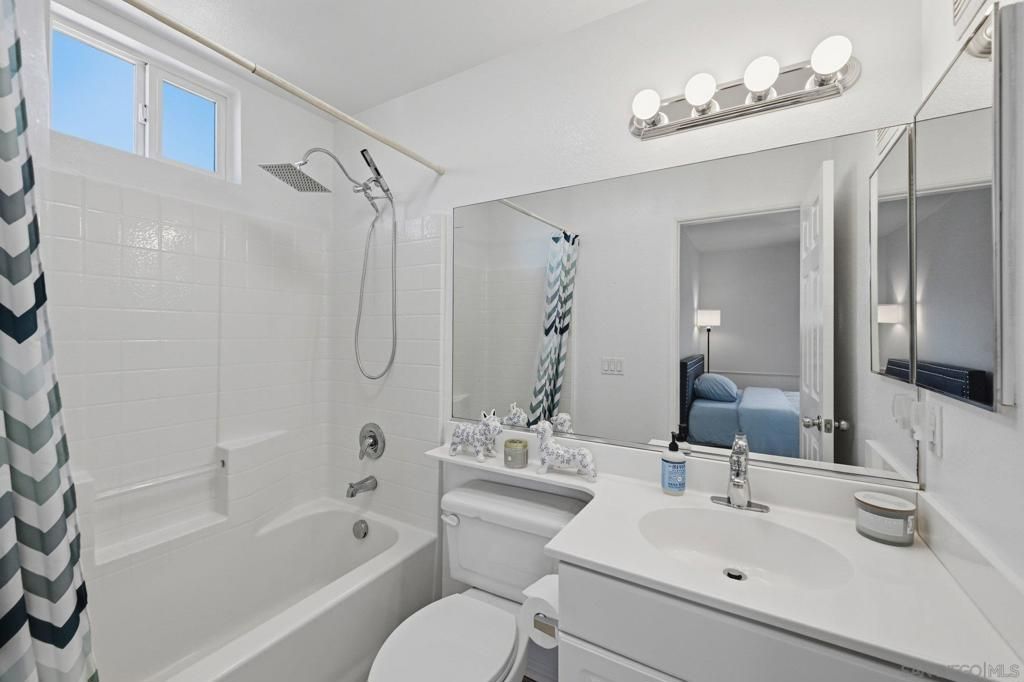 Image 19 of property listing at 10161 Daybreak 6, Santee, CA 92071