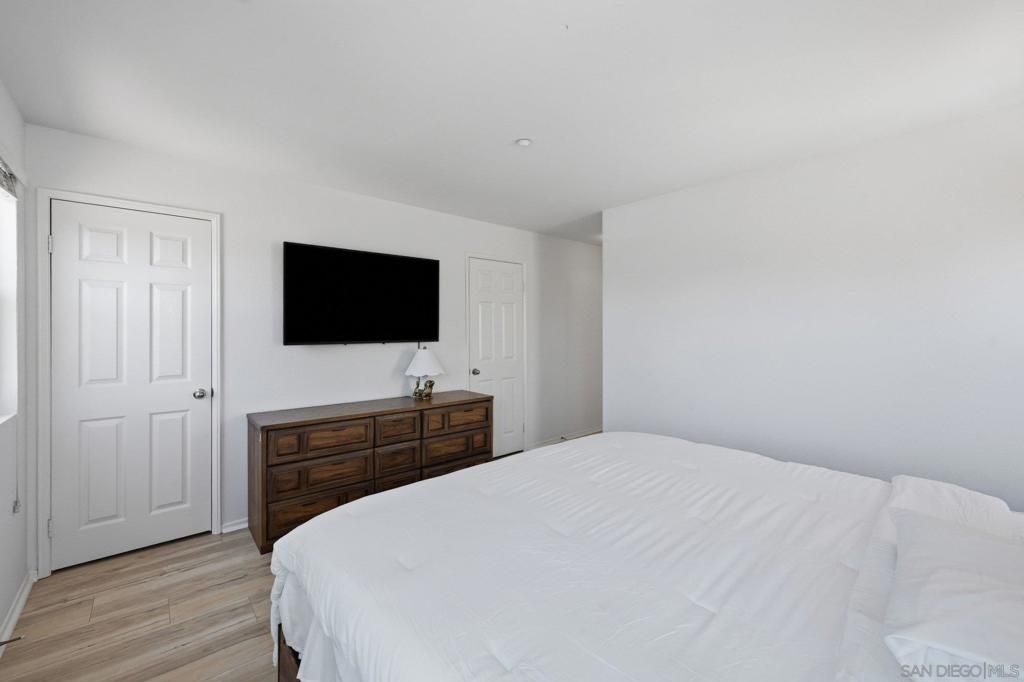 Image 21 of property listing at 10161 Daybreak 6, Santee, CA 92071