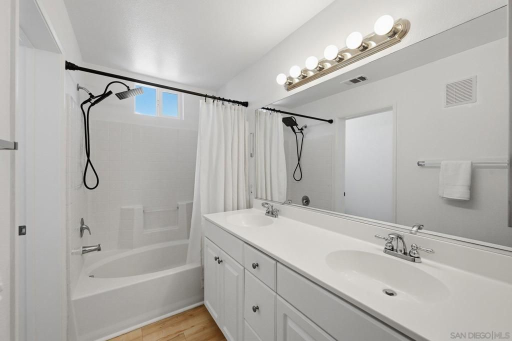 Image 22 of property listing at 10161 Daybreak 6, Santee, CA 92071