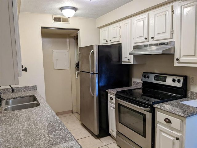 11130 Stratford Drive 408, Oklahoma City, OK 73120