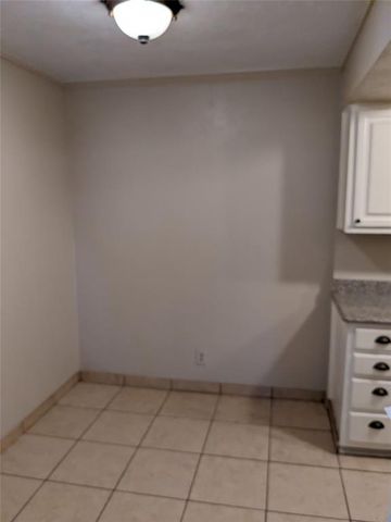 11130 Stratford Drive 408, Oklahoma City, OK 73120