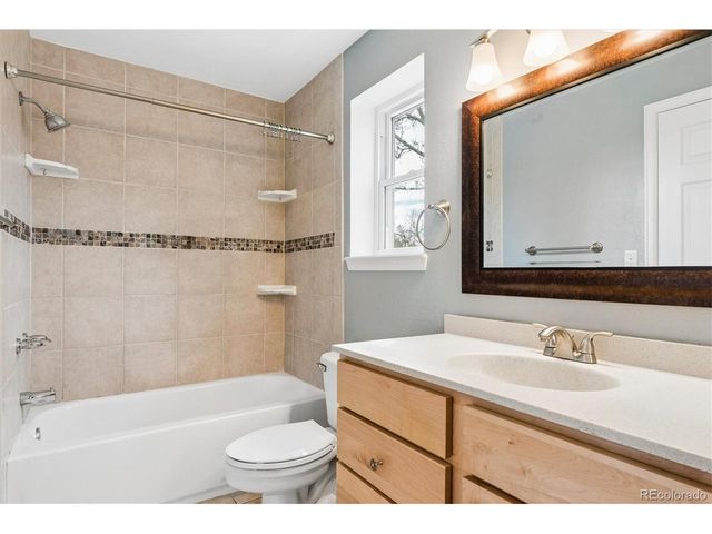 693 Delwood Ct, Highlands Ranch, CO 80126