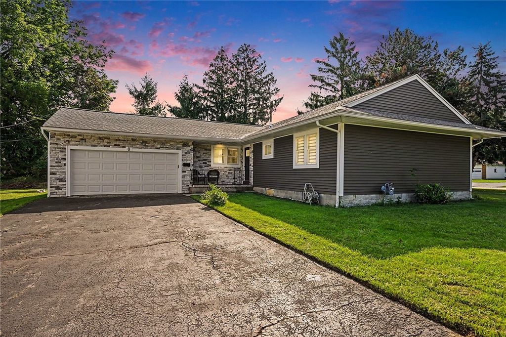 8 Hillview Drive, Irondequoit, NY 14622