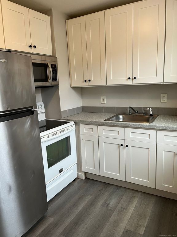 930 William Street APT A, Bridgeport, CT 06608