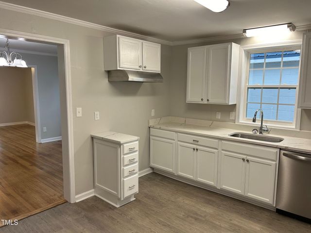 538 Mckoy Street, Clinton, NC 28328