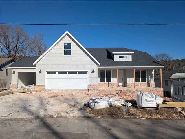 32 Luncarty Lane, Bella Vista, AR 72715