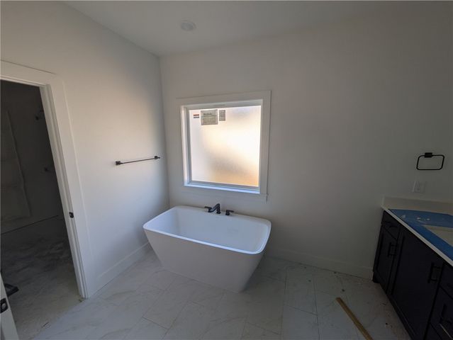 32 Luncarty Lane, Bella Vista, AR 72715