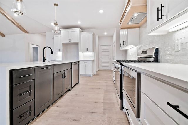 32 Luncarty Lane, Bella Vista, AR 72715