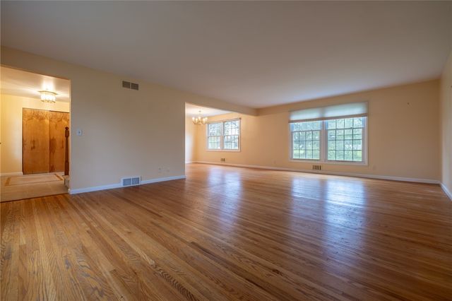 74 Harper Drive, Pittsford, NY 14534