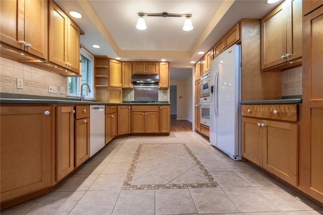 74 Harper Drive, Pittsford, NY 14534