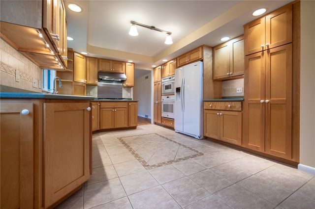 74 Harper Drive, Pittsford, NY 14534