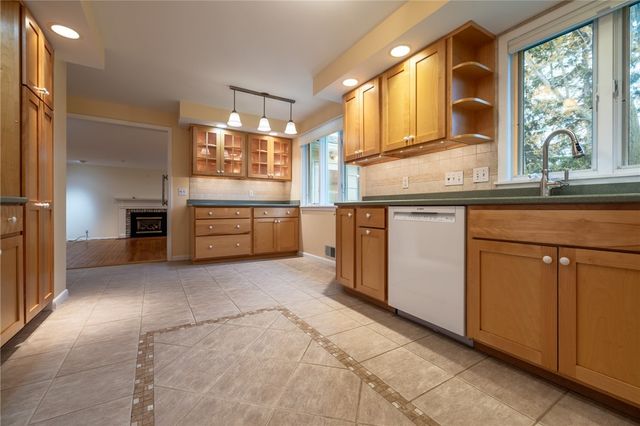 74 Harper Drive, Pittsford, NY 14534