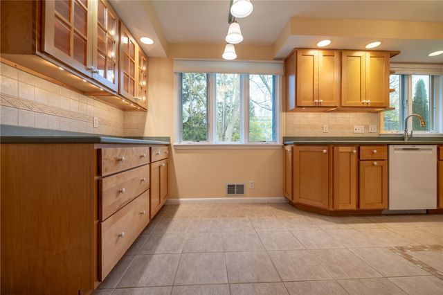 74 Harper Drive, Pittsford, NY 14534
