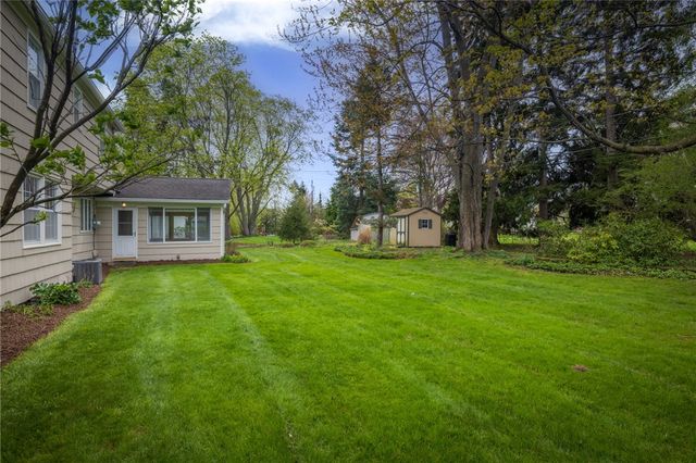 74 Harper Drive, Pittsford, NY 14534