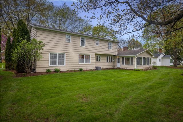 74 Harper Drive, Pittsford, NY 14534