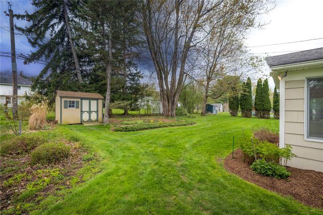 74 Harper Drive, Pittsford, NY 14534
