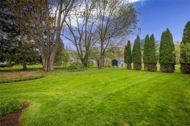 74 Harper Drive, Pittsford, NY 14534