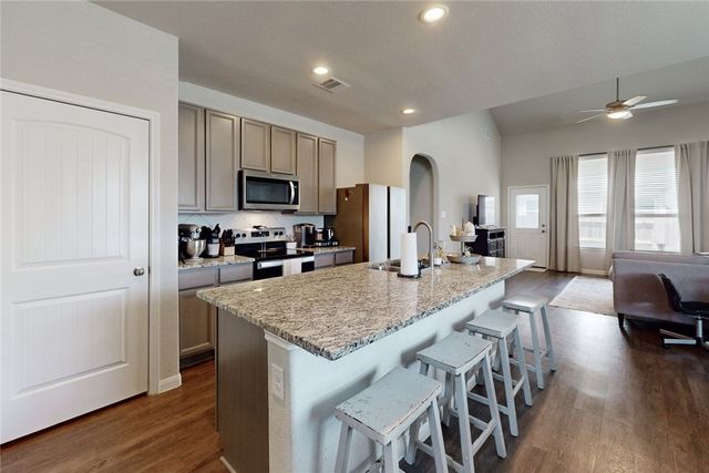 4717 Los Pines Way, Bryan, TX 77807