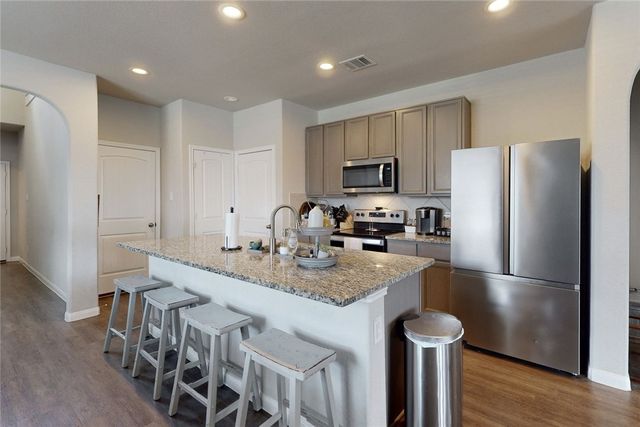 4717 Los Pines Way, Bryan, TX 77807