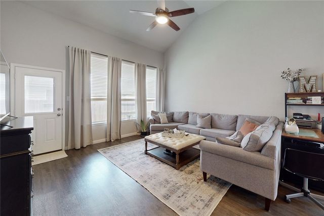 4717 Los Pines Way, Bryan, TX 77807