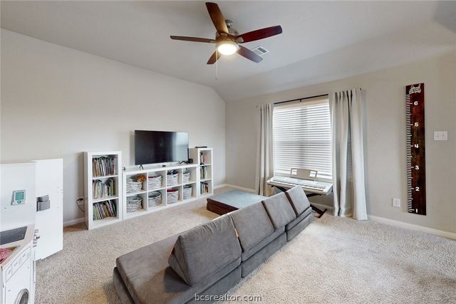 4717 Los Pines Way, Bryan, TX 77807