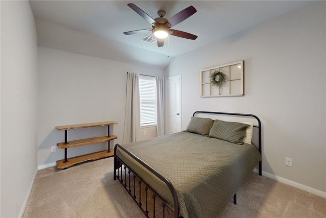 4717 Los Pines Way, Bryan, TX 77807