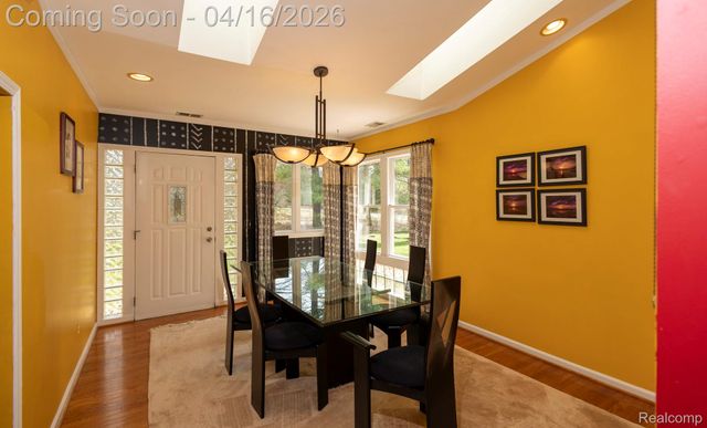 22200 Carleton Avenue, Southfield, MI 48033