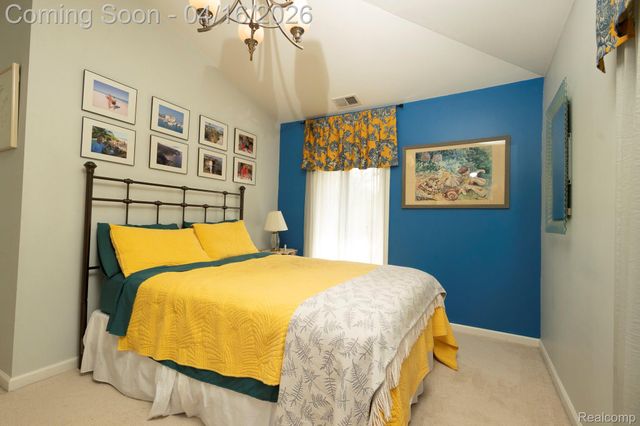 22200 Carleton Avenue, Southfield, MI 48033