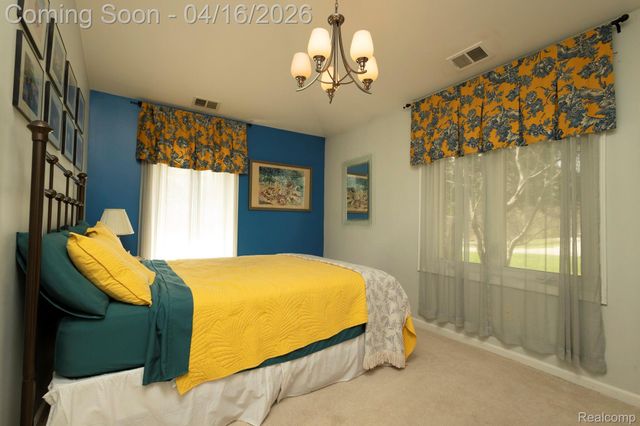 22200 Carleton Avenue, Southfield, MI 48033