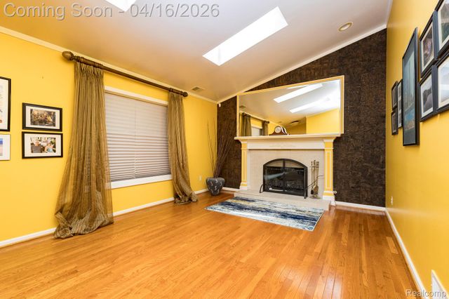 22200 Carleton Avenue, Southfield, MI 48033