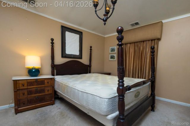 22200 Carleton Avenue, Southfield, MI 48033