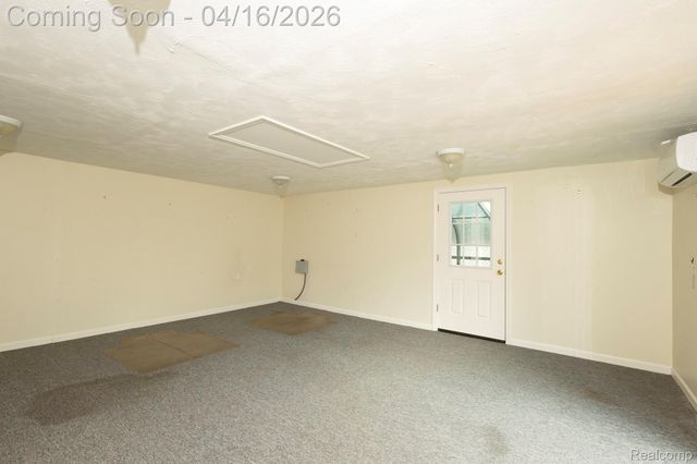 22200 Carleton Avenue, Southfield, MI 48033