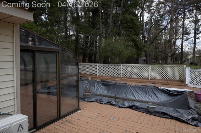 22200 Carleton Avenue, Southfield, MI 48033